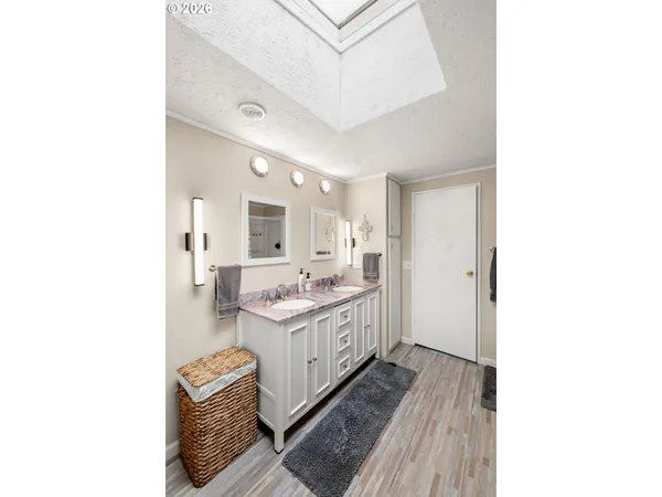 $239,900 | 14933 South Fox Pointe Drive, Unit 316, Oregon City, OR 97045