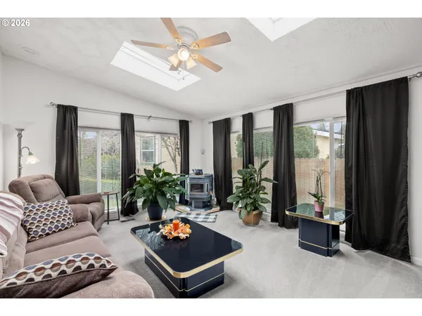 $239,900 | 14933 South Fox Pointe Drive, Unit 316, Oregon City, OR 97045