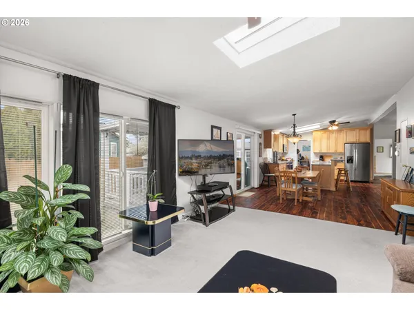 $239,900 | 14933 South Fox Pointe Drive, Unit 316, Oregon City, OR 97045