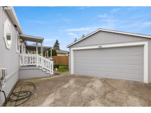 $239,900 | 14933 South Fox Pointe Drive, Unit 316, Oregon City, OR 97045