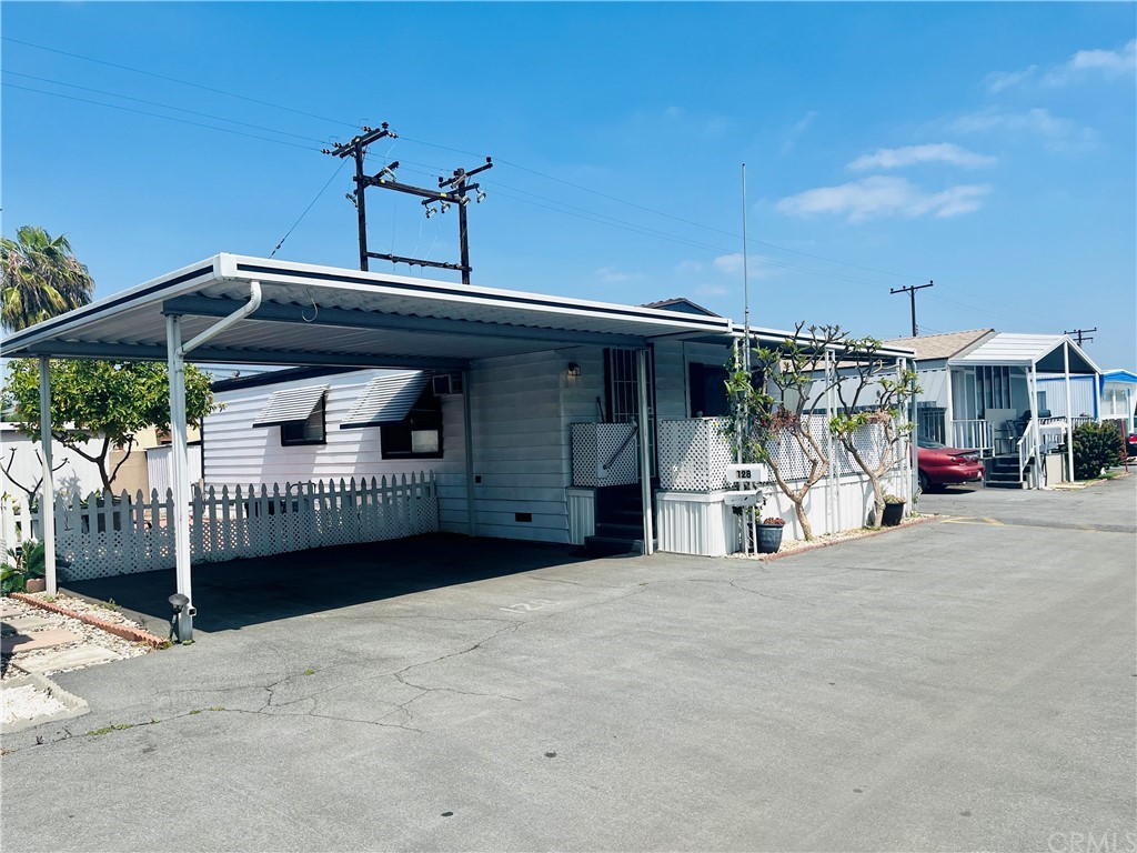 16601 Garfield Avenue, Unit 128 Paramount, CA 90723 - Photo 3 of 32 a view of a roof deck