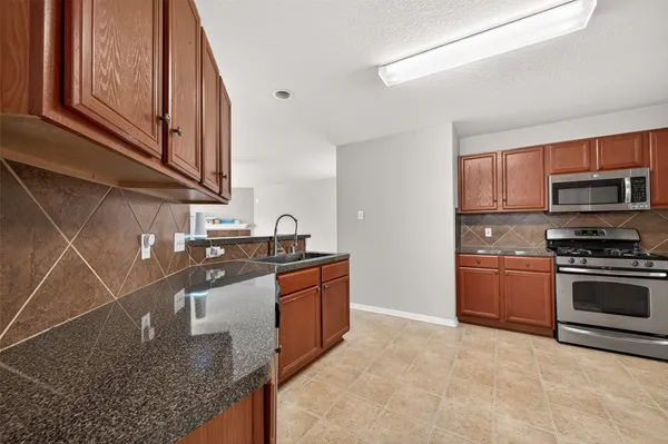 $2,500 | 3031 View Valley Trail, Katy, TX 77493