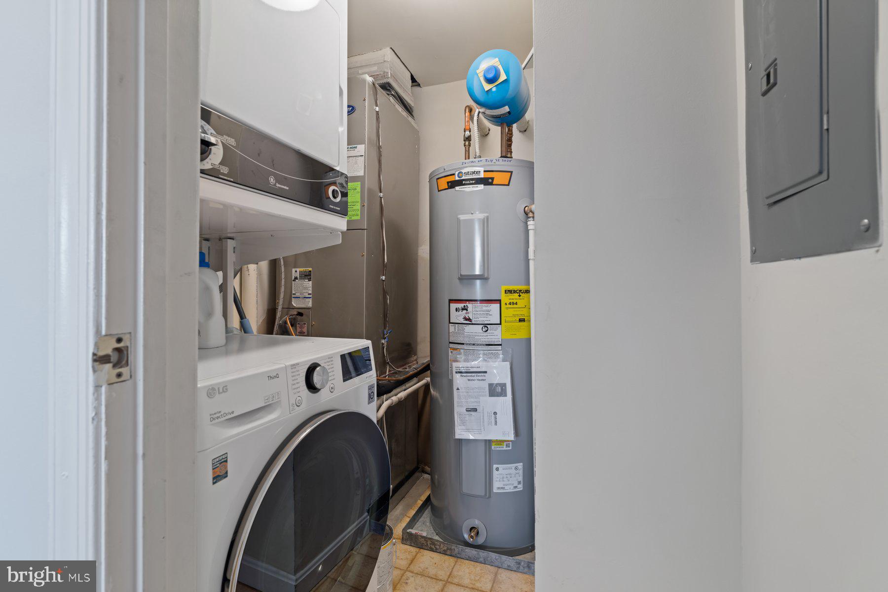1040 Deer Ridge Drive, Unit 402 Baltimore, MD 21210 - Photo 26 of 34 Laundry / untility room, New Water heater!