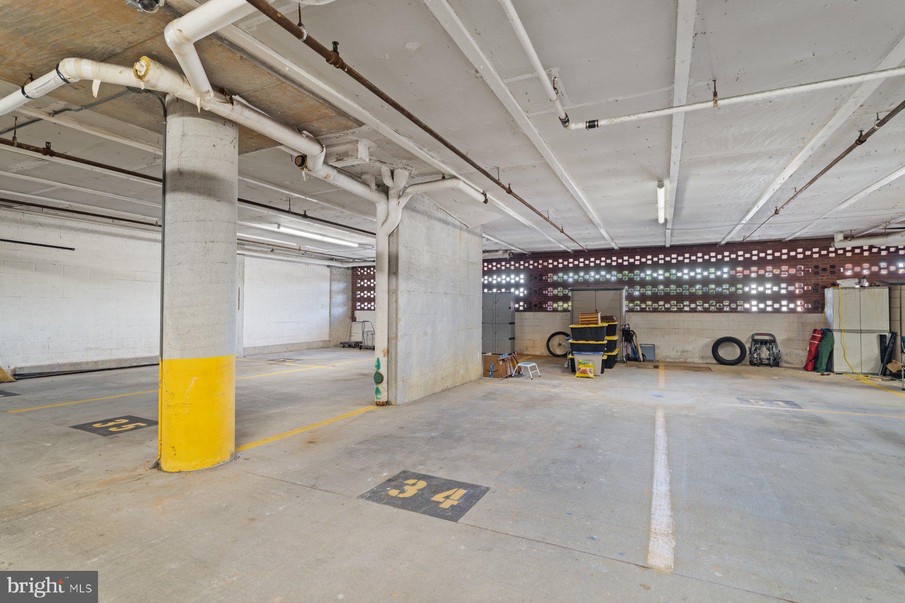 1040 Deer Ridge Drive, Unit 402 Baltimore, MD 21210 - Photo 27 of 34 2 car parking