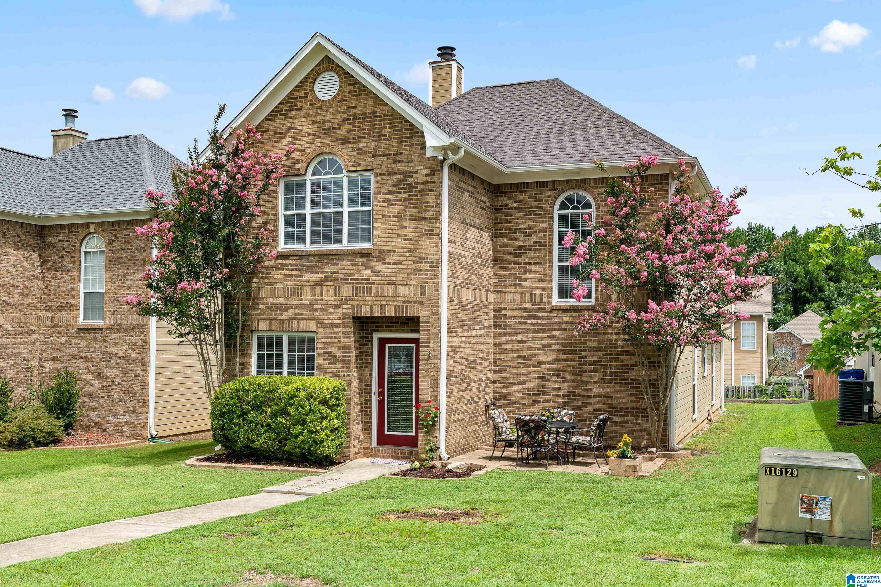 112 Warwick Circle Alabaster, AL 35007 - Photo 2 of 29