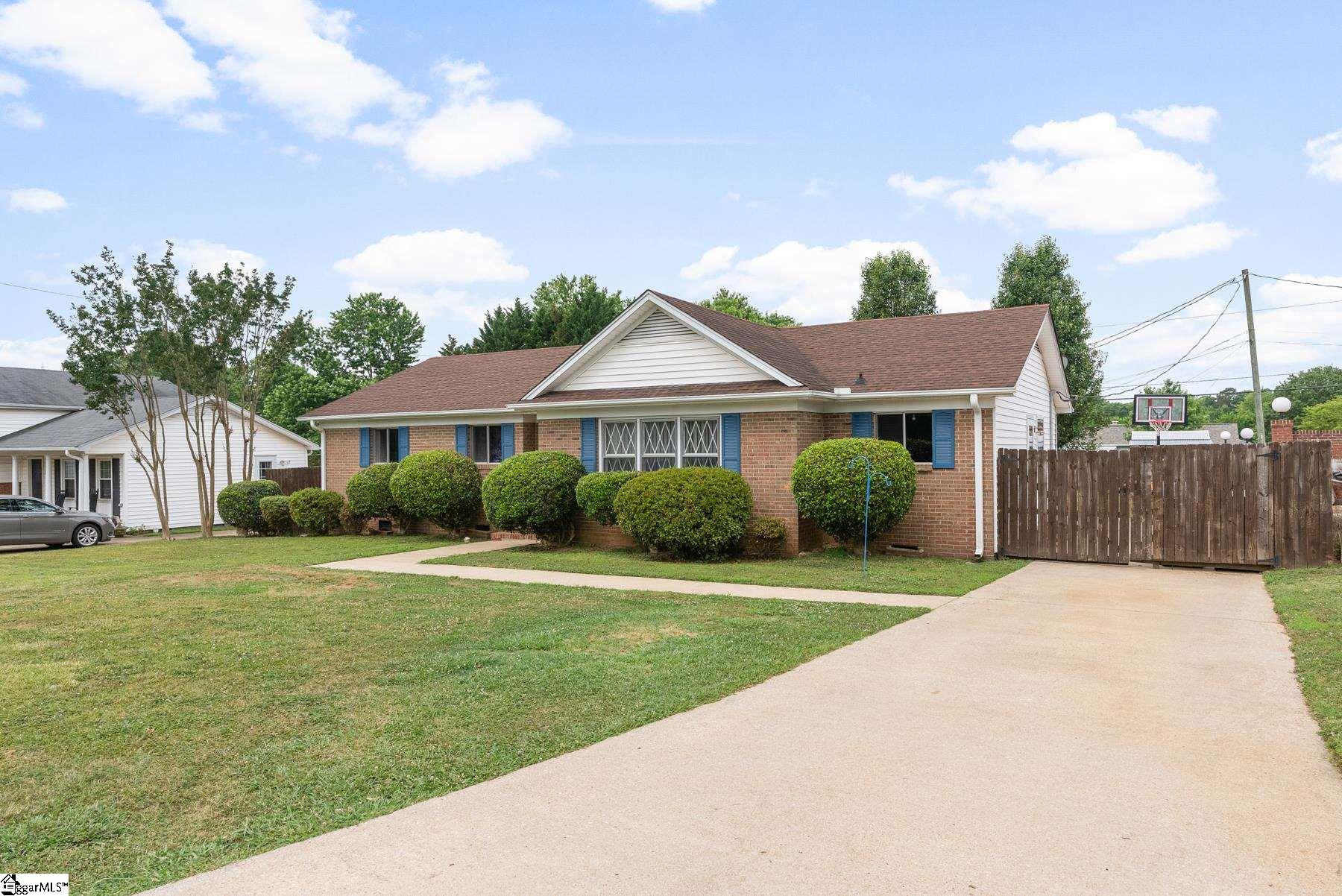 309 Brookmere Road Simpsonville, SC 29681 - Photo 2 of 22 Gallery Image 2