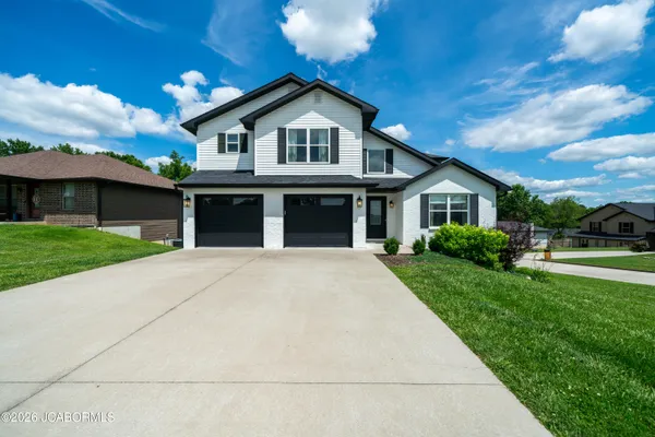 $449,900 | 5335 Sheridan Drive, Jefferson City, MO 65109