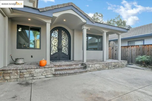 $1,299,000 | 5580 Edgeview Drive, Discovery Bay, CA 94505