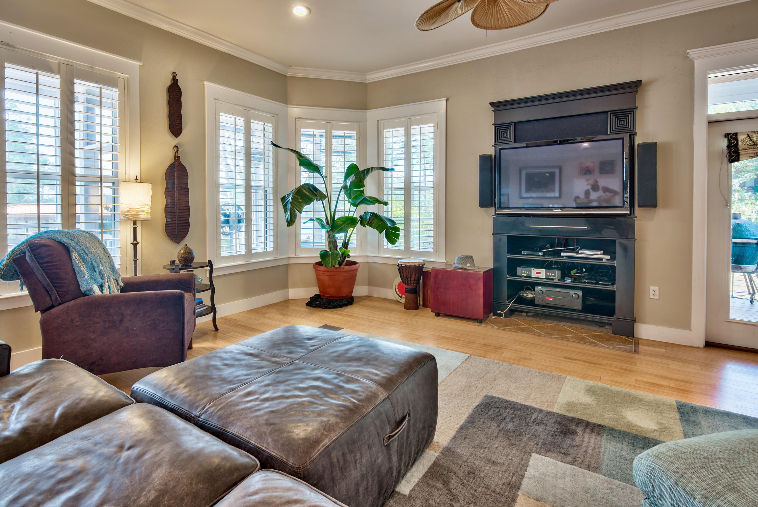 458 Bayou Circle Freeport, FL 32439 - Photo 16 of 33 a living room with furniture and a window