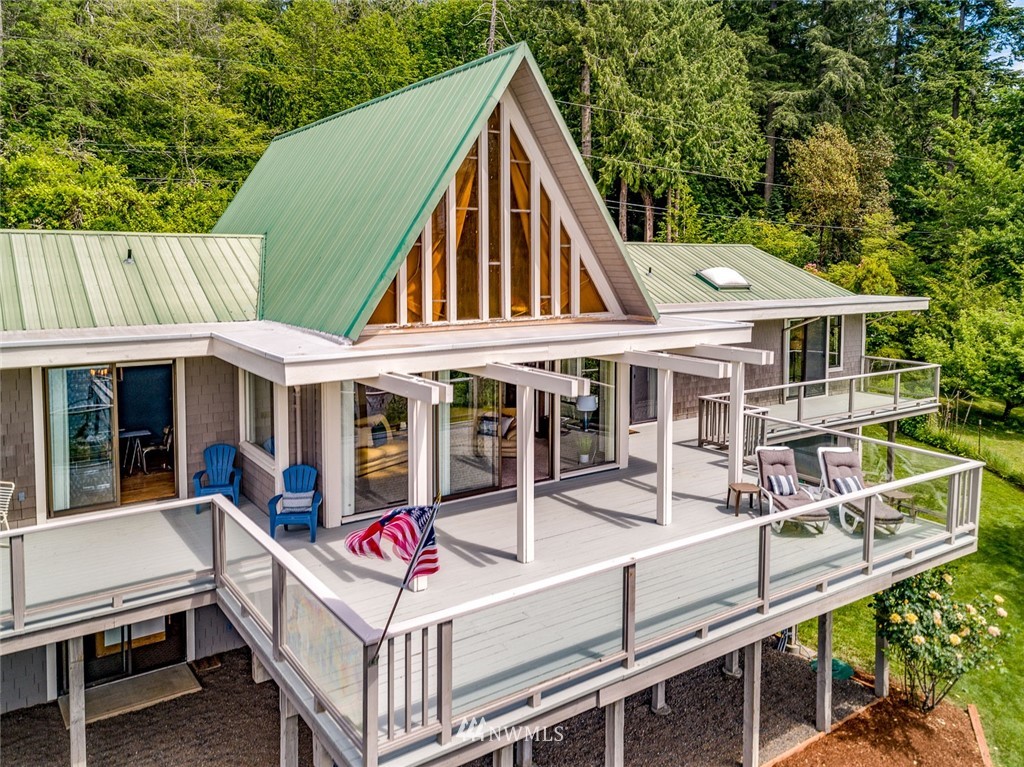21005 Indianola Road Northeast Poulsbo, WA 98370 - Photo 39 of 40 an aerial view of a house