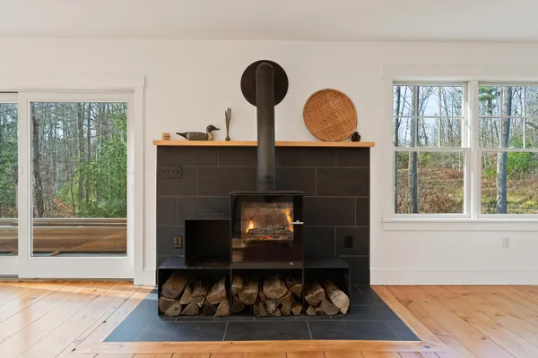 $975,000 | 28 Nissen Farm Lane, Damariscotta, ME 04543