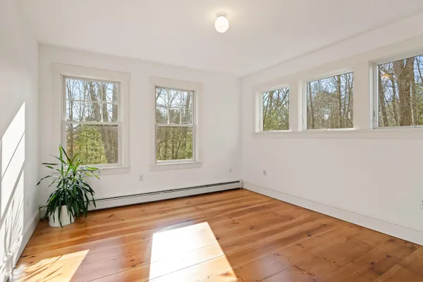 $975,000 | 28 Nissen Farm Lane, Damariscotta, ME 04543