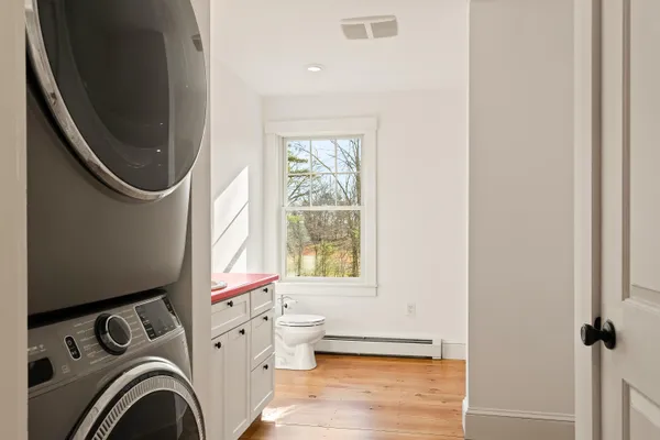 $975,000 | 28 Nissen Farm Lane, Damariscotta, ME 04543