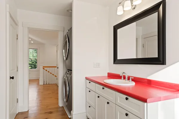 $975,000 | 28 Nissen Farm Lane, Damariscotta, ME 04543