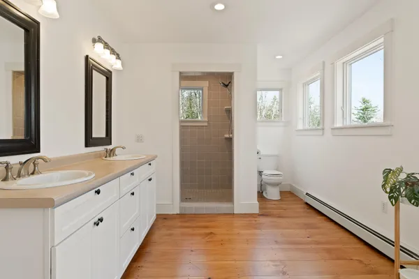 $975,000 | 28 Nissen Farm Lane, Damariscotta, ME 04543