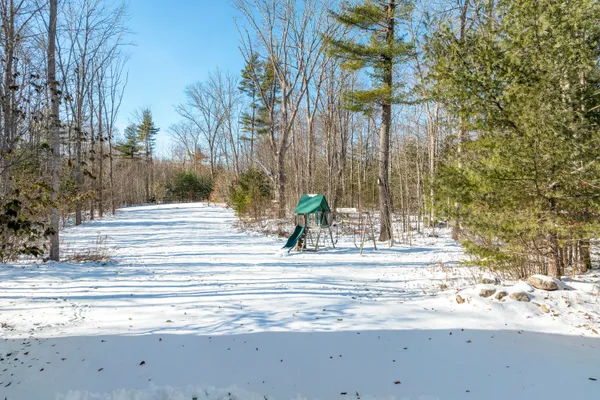 $975,000 | 28 Nissen Farm Lane, Damariscotta, ME 04543