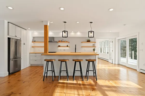 $975,000 | 28 Nissen Farm Lane, Damariscotta, ME 04543