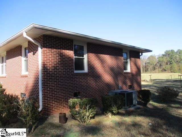 210 Cherokee Road Belton, SC 29627 - Photo 3 of 12 Gallery Image 3
