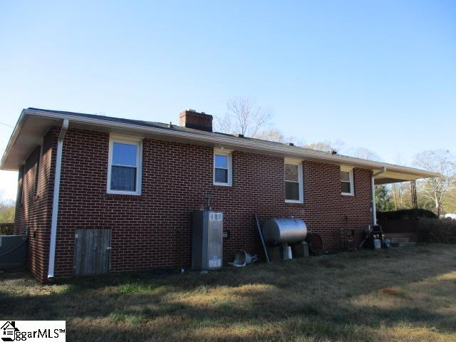 210 Cherokee Road Belton, SC 29627 - Photo 4 of 12 Gallery Image 4