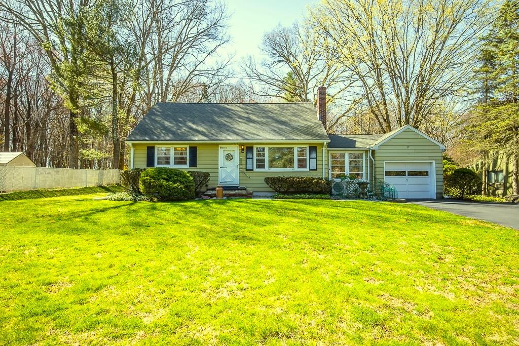 19 Dolson Road Monsey, NY 10952 - Photo 1 of 1 Single story home featuring driveway, fence, a front yard, and a garage
