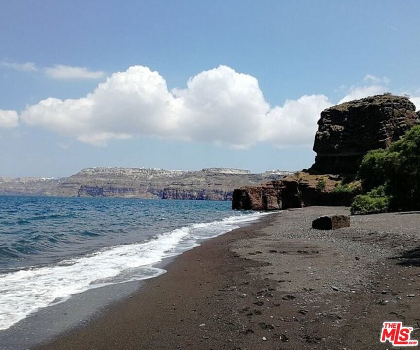 10 Santorini Greece undefined, undefined 0 - Photo 7 of 10 a view of a dry yard with wooden fence