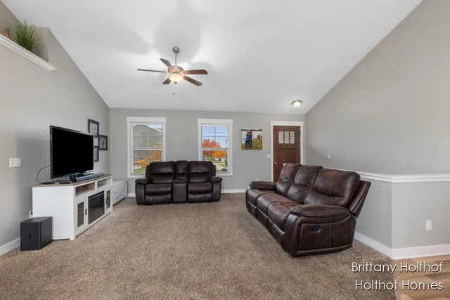 $419,900 | 5885 Farmview Drive, Allendale, MI 49401