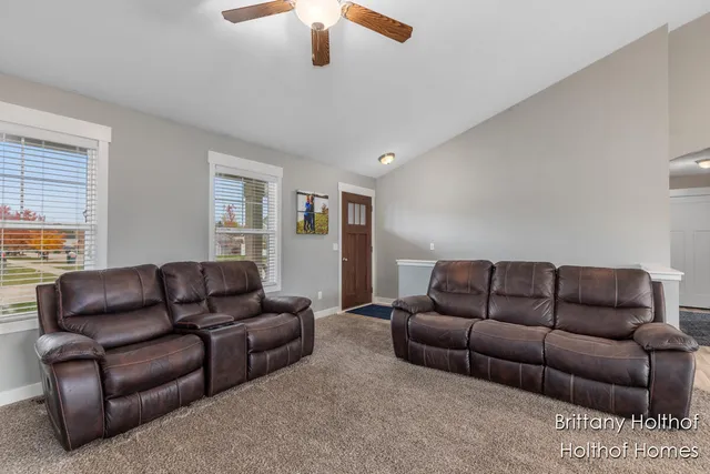 $419,900 | 5885 Farmview Drive, Allendale, MI 49401