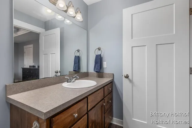 $419,900 | 5885 Farmview Drive, Allendale, MI 49401