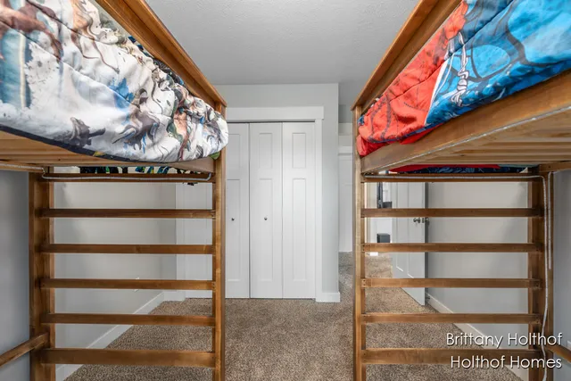 $419,900 | 5885 Farmview Drive, Allendale, MI 49401