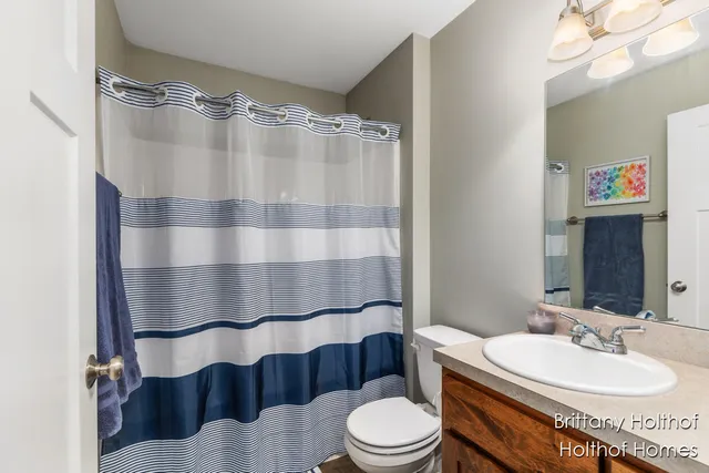 $419,900 | 5885 Farmview Drive, Allendale, MI 49401