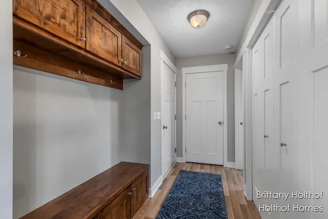 $419,900 | 5885 Farmview Drive, Allendale, MI 49401