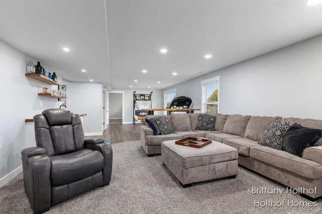 $419,900 | 5885 Farmview Drive, Allendale, MI 49401