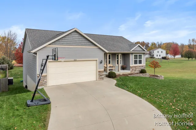 $419,900 | 5885 Farmview Drive, Allendale, MI 49401