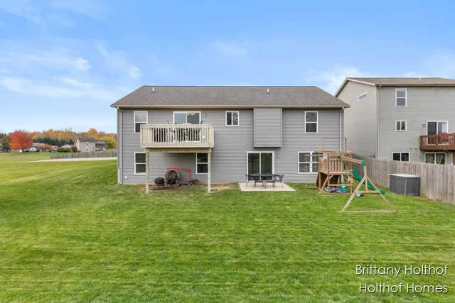 $419,900 | 5885 Farmview Drive, Allendale, MI 49401