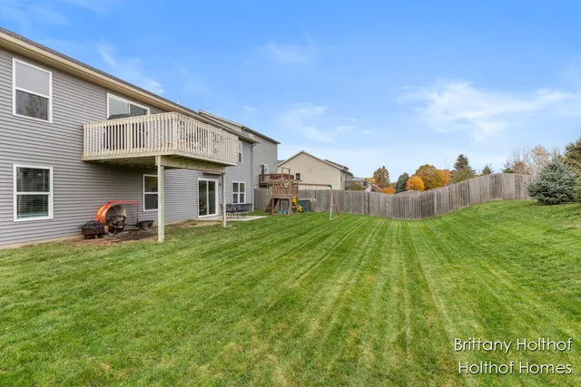 $419,900 | 5885 Farmview Drive, Allendale, MI 49401