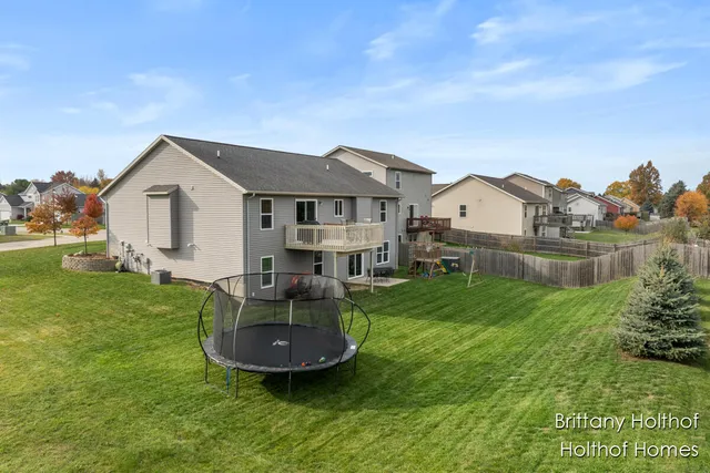 $419,900 | 5885 Farmview Drive, Allendale, MI 49401