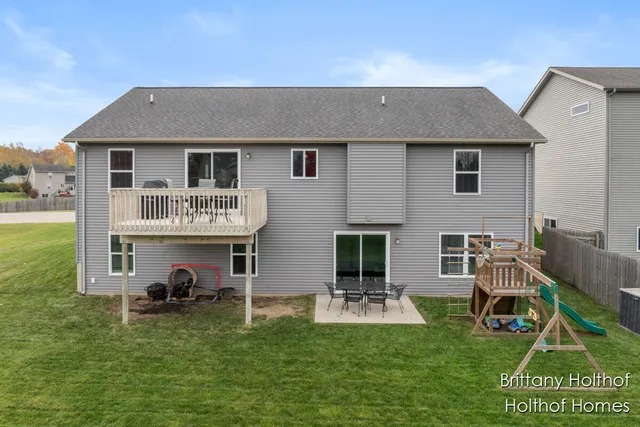 $419,900 | 5885 Farmview Drive, Allendale, MI 49401