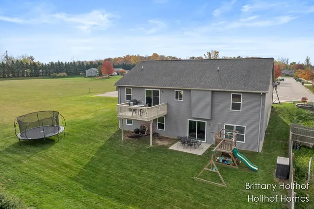 $419,900 | 5885 Farmview Drive, Allendale, MI 49401