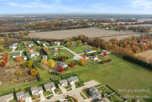 $419,900 | 5885 Farmview Drive, Allendale, MI 49401