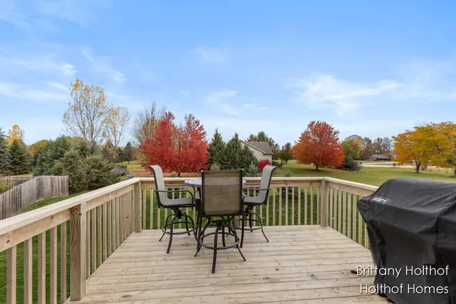 $419,900 | 5885 Farmview Drive, Allendale, MI 49401