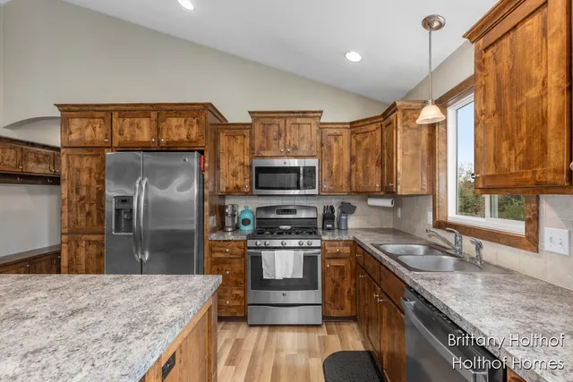 $419,900 | 5885 Farmview Drive, Allendale, MI 49401