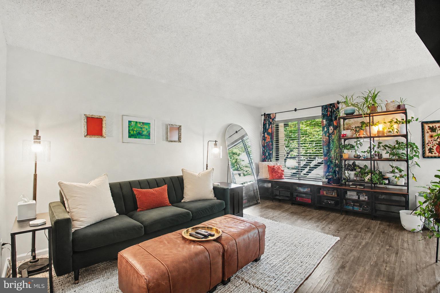2104 Cartwright Place Reston, VA 20191 - Photo 4 of 24 Gallery Image 4