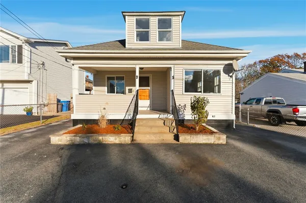 $450,000 | 10 Woburn Street, Cranston, RI 02910