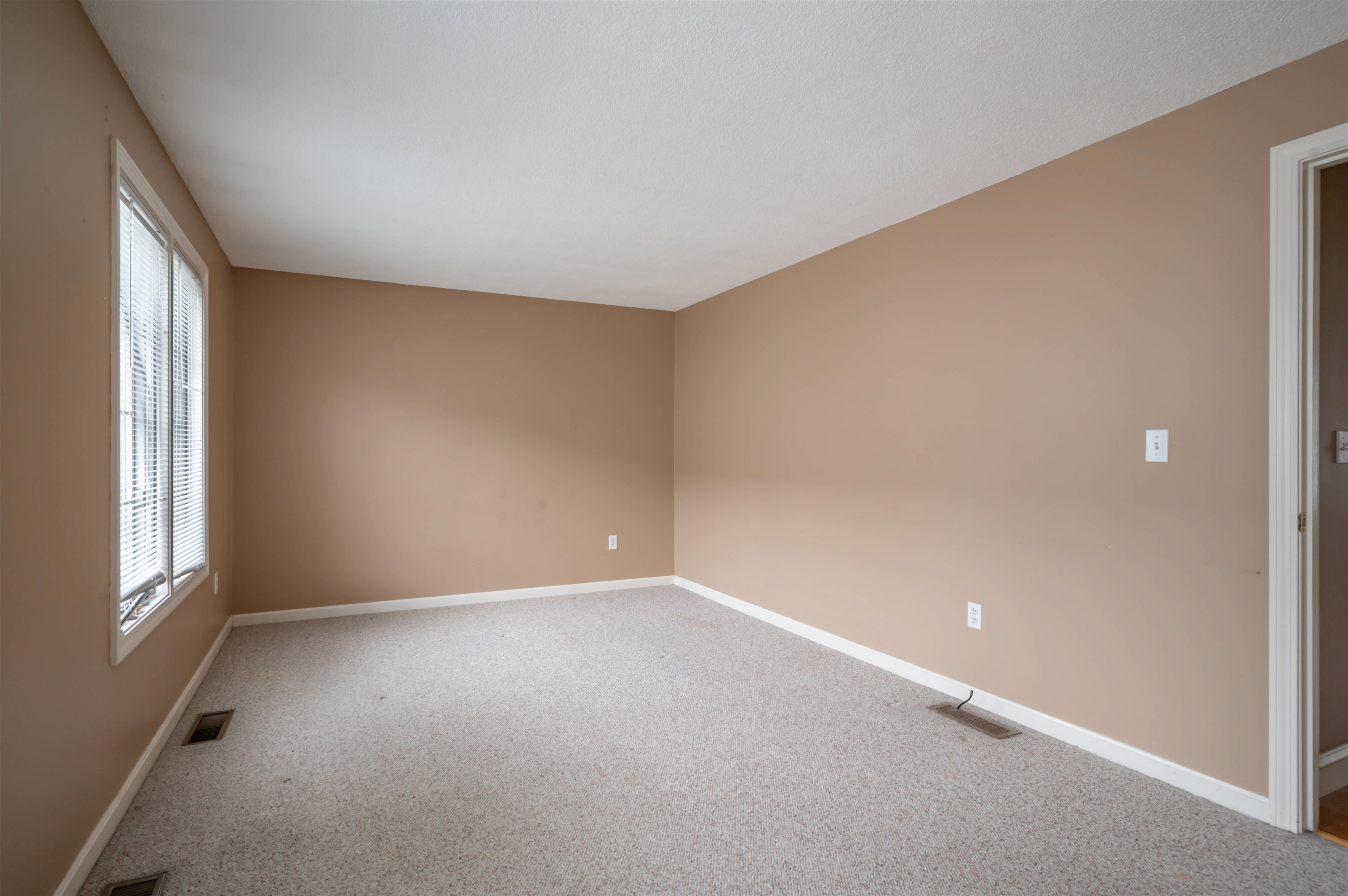12 Perley Road, Unit 21 Derry, NH 03038 - Photo 33 of 37