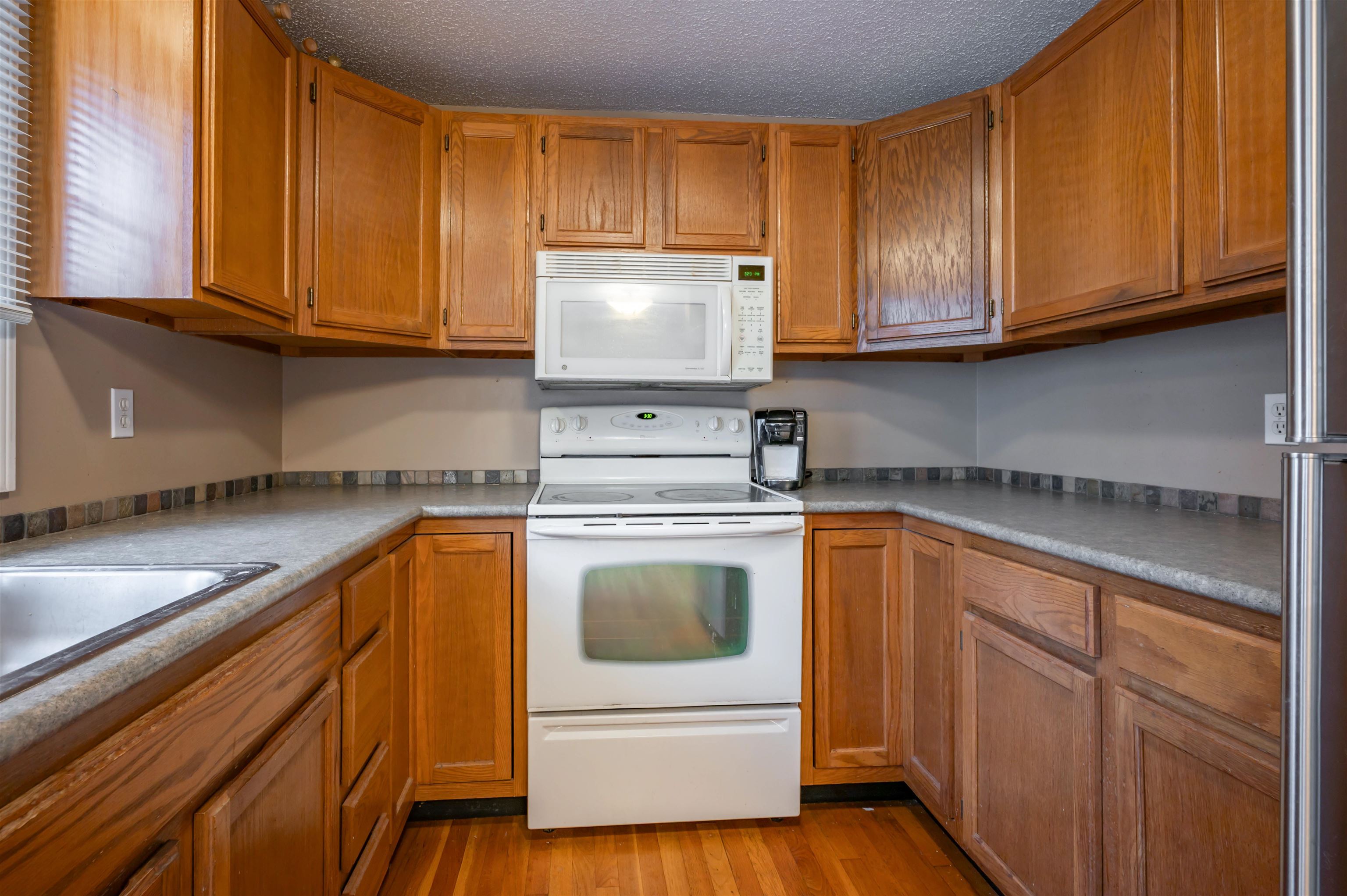 12 Perley Road, Unit 21 Derry, NH 03038 - Photo 6 of 37
