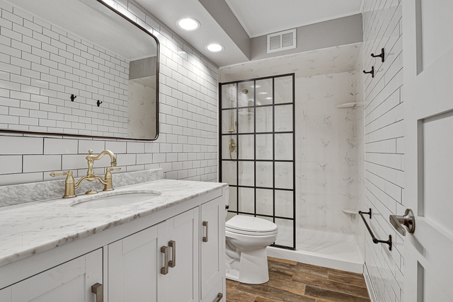 6007 North Sheridan Road, Unit 4H Chicago, IL 60660 - Photo 14 of 17