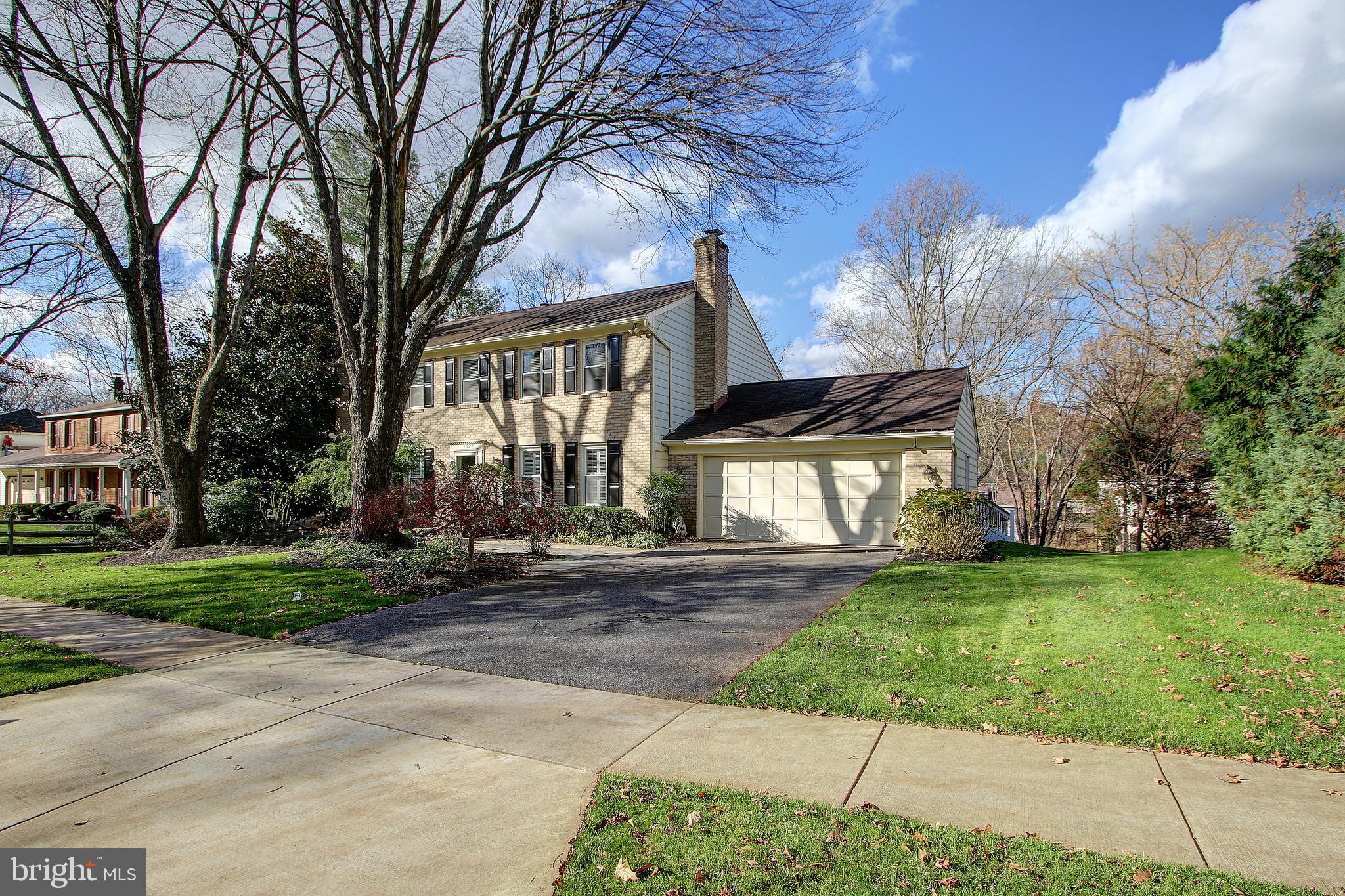 1527 Blue Meadow Road Potomac, MD 20854 - Photo 2 of 35