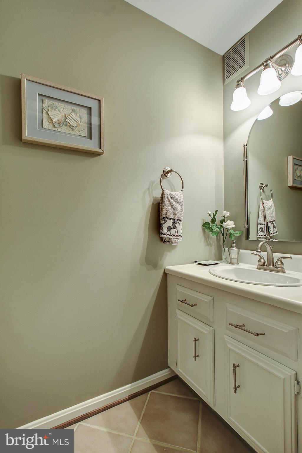 1527 Blue Meadow Road Potomac, MD 20854 - Photo 17 of 35 Powder Room