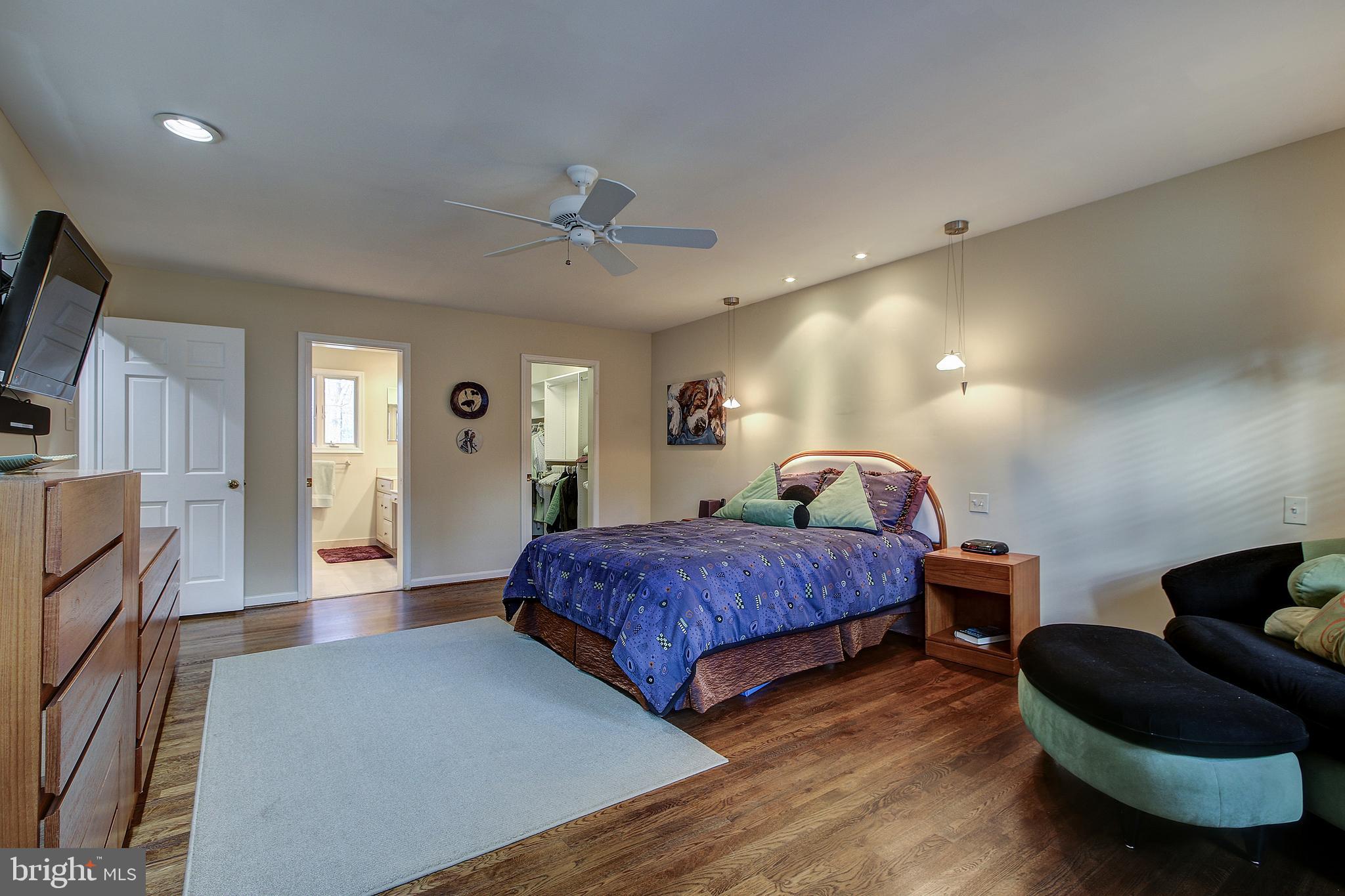 1527 Blue Meadow Road Potomac, MD 20854 - Photo 20 of 35 Owner's Suite