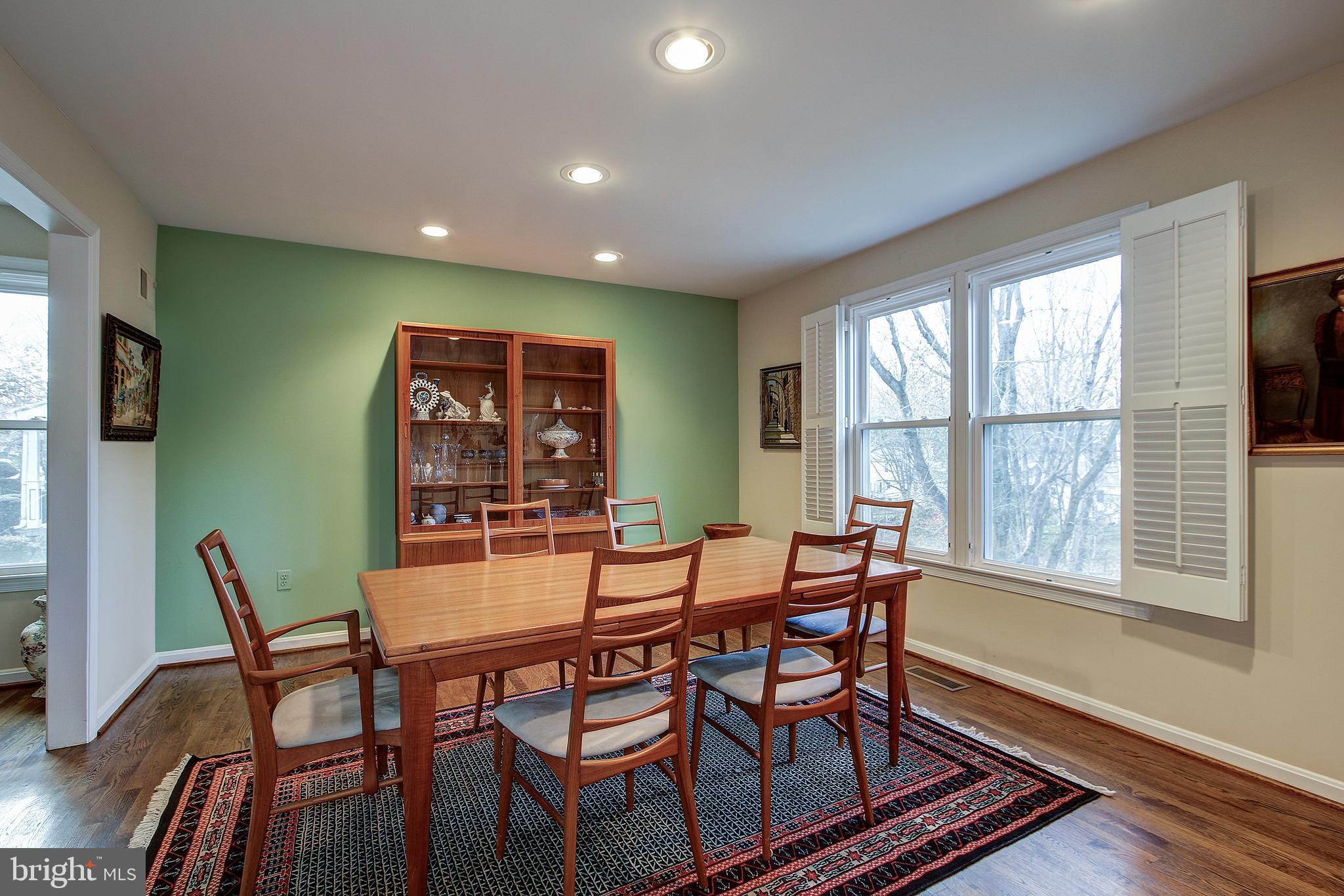 1527 Blue Meadow Road Potomac, MD 20854 - Photo 7 of 35 Dining Room